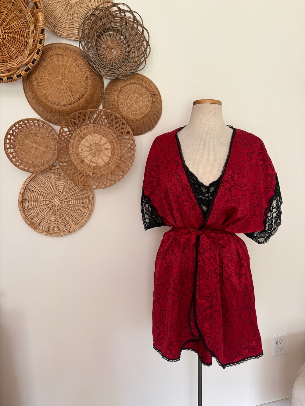 Vintage Lace-Trim Red Satin sleep set